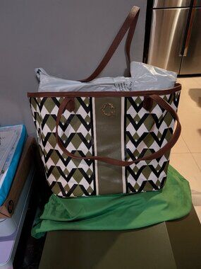 C. Wonder Tote Bag
